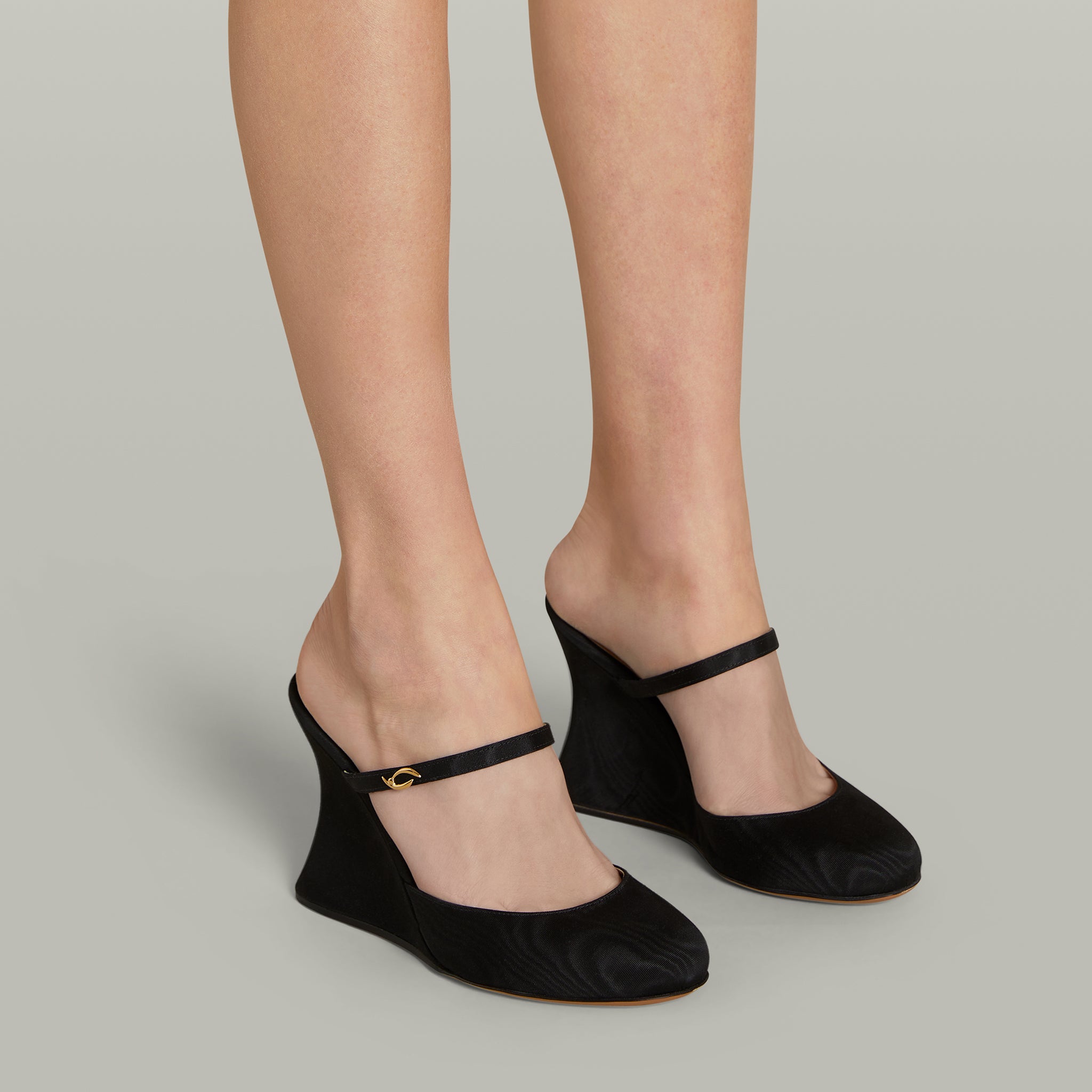 La Nonchalante Black Grosgrain Moiré