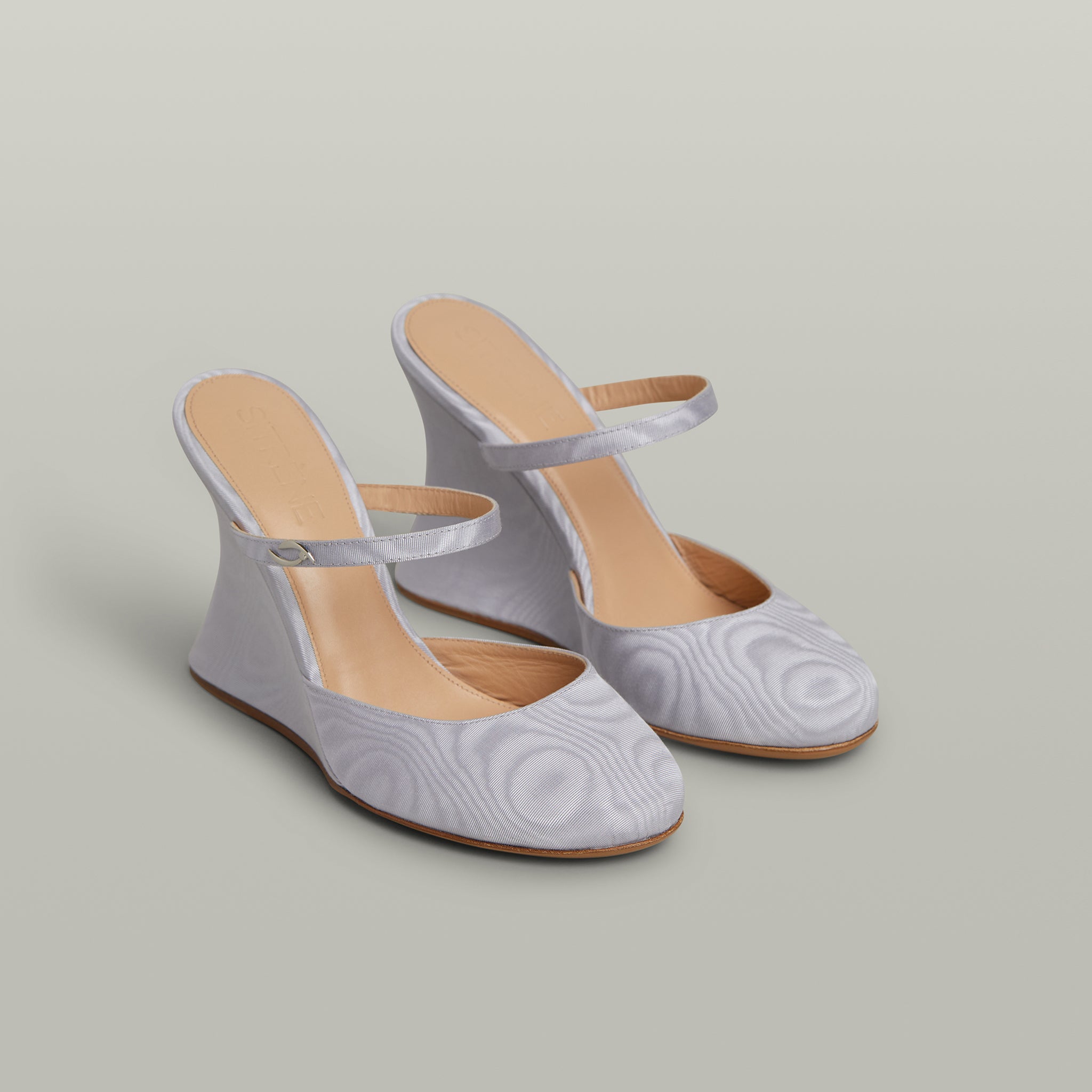 La Nonchalante Silver Grosgrain Moiré