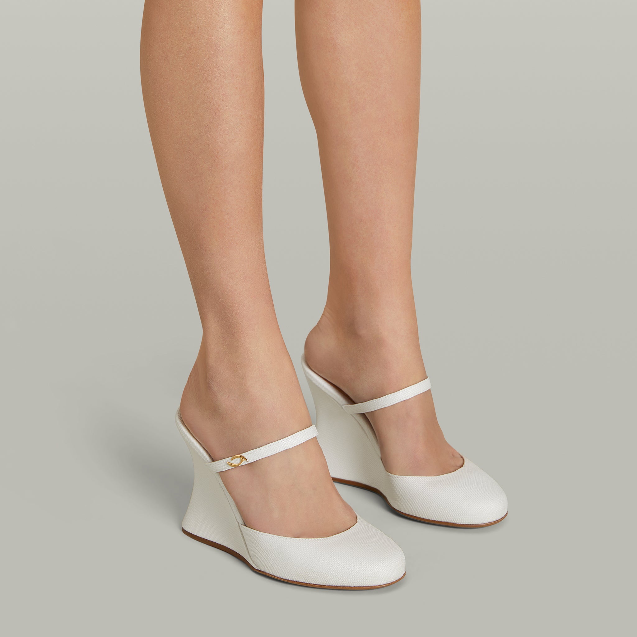 La Nonchalante White Raffia