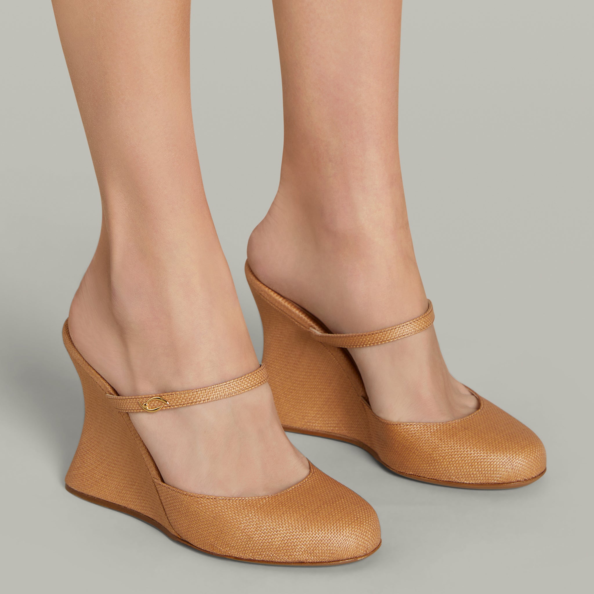 La Nonchalante Nude Raffia
