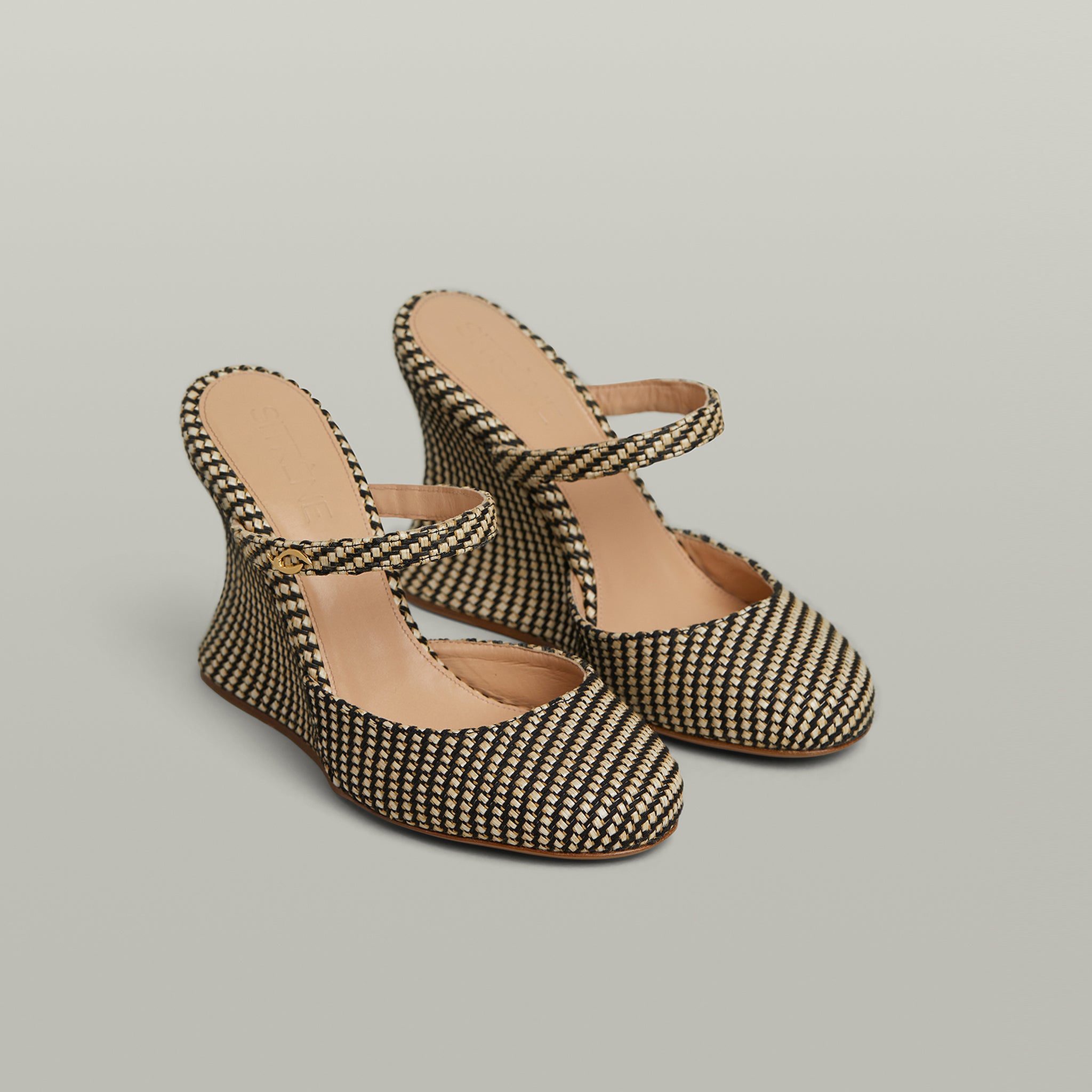 La Nonchalante Nude & Black Raffia